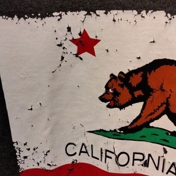 Cali Tee  - Picture 6 of 7